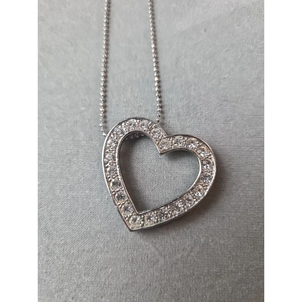 Beautiful vintage CZ Floating Heart Pave Setting 16